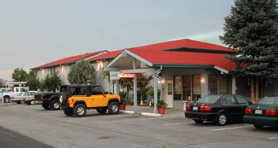 Lake Pateros Motor Inn :: Contact.